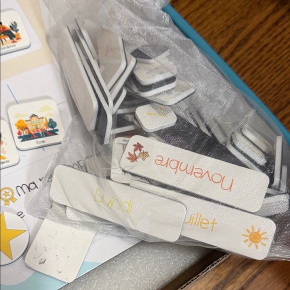 French Educational Routine Calendar - Blue - Picture 4 of 6